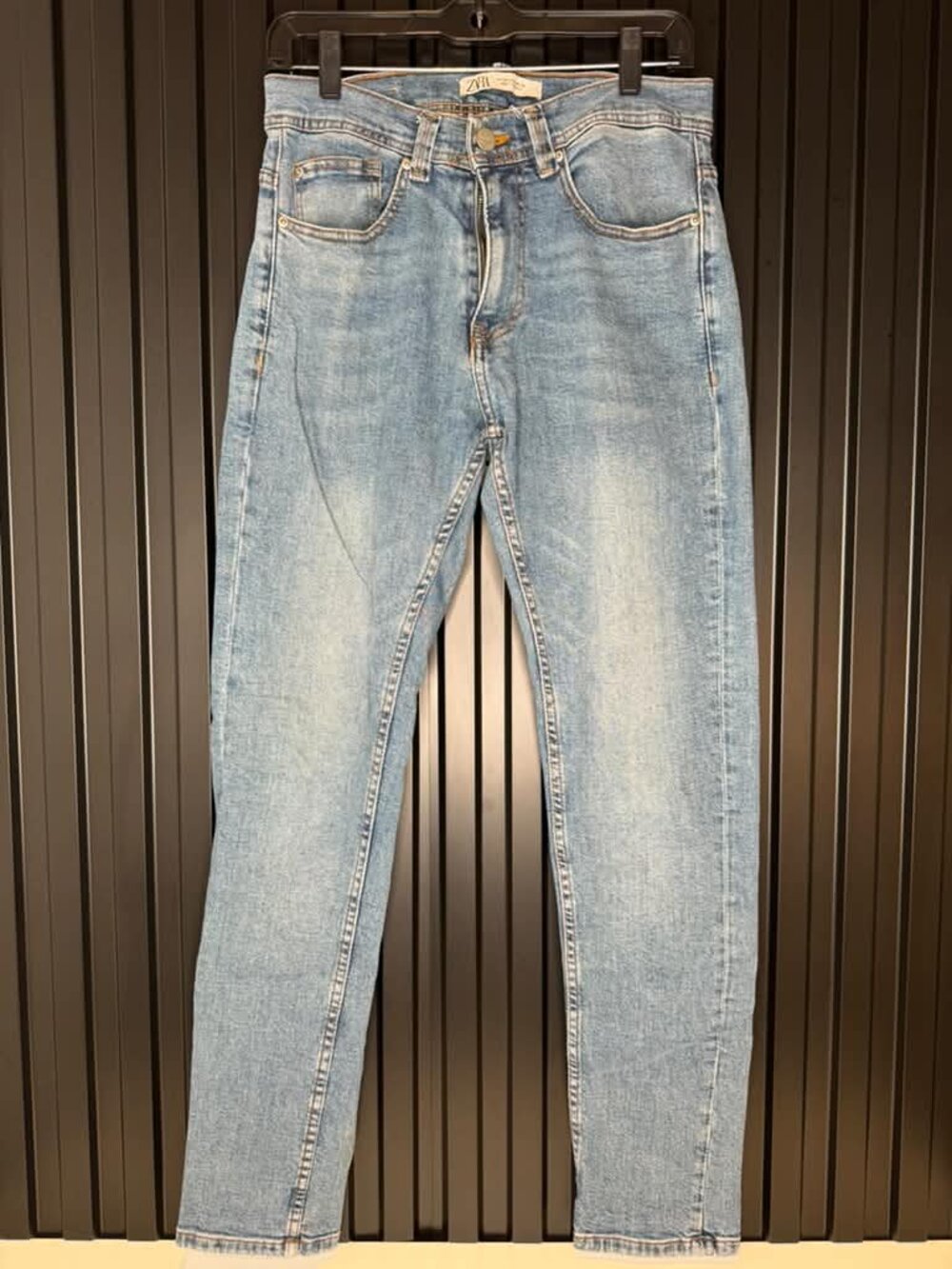 Zara Light Wash Slim/Skinny Jeans Size 30